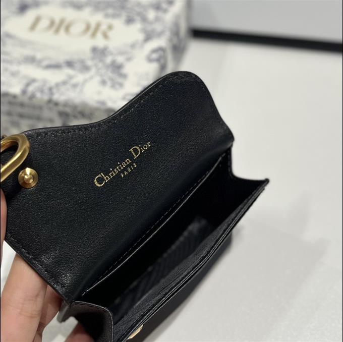 2025228Y 180P182140675